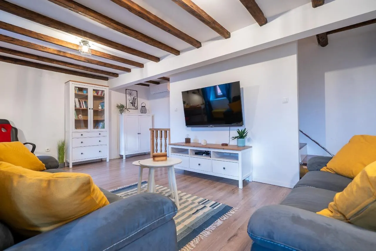 Holiday House Nova Стара Башка Хорватия