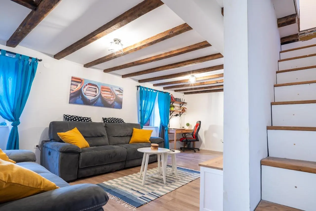 Holiday House Nova Стара Башка Хорватия
